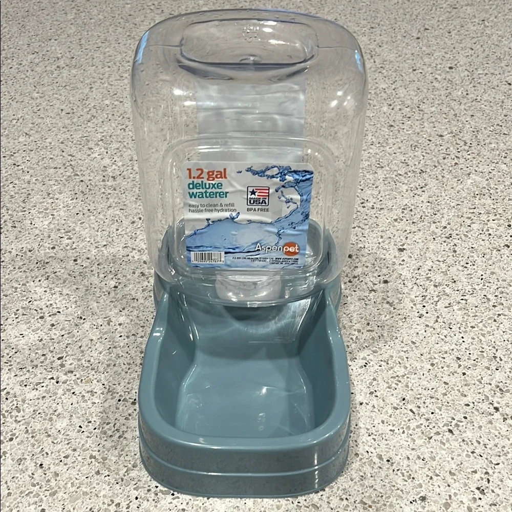 Aspen Pet 1.2 Gallon Deluxe Automatic Dog & Cat Water Dispenser